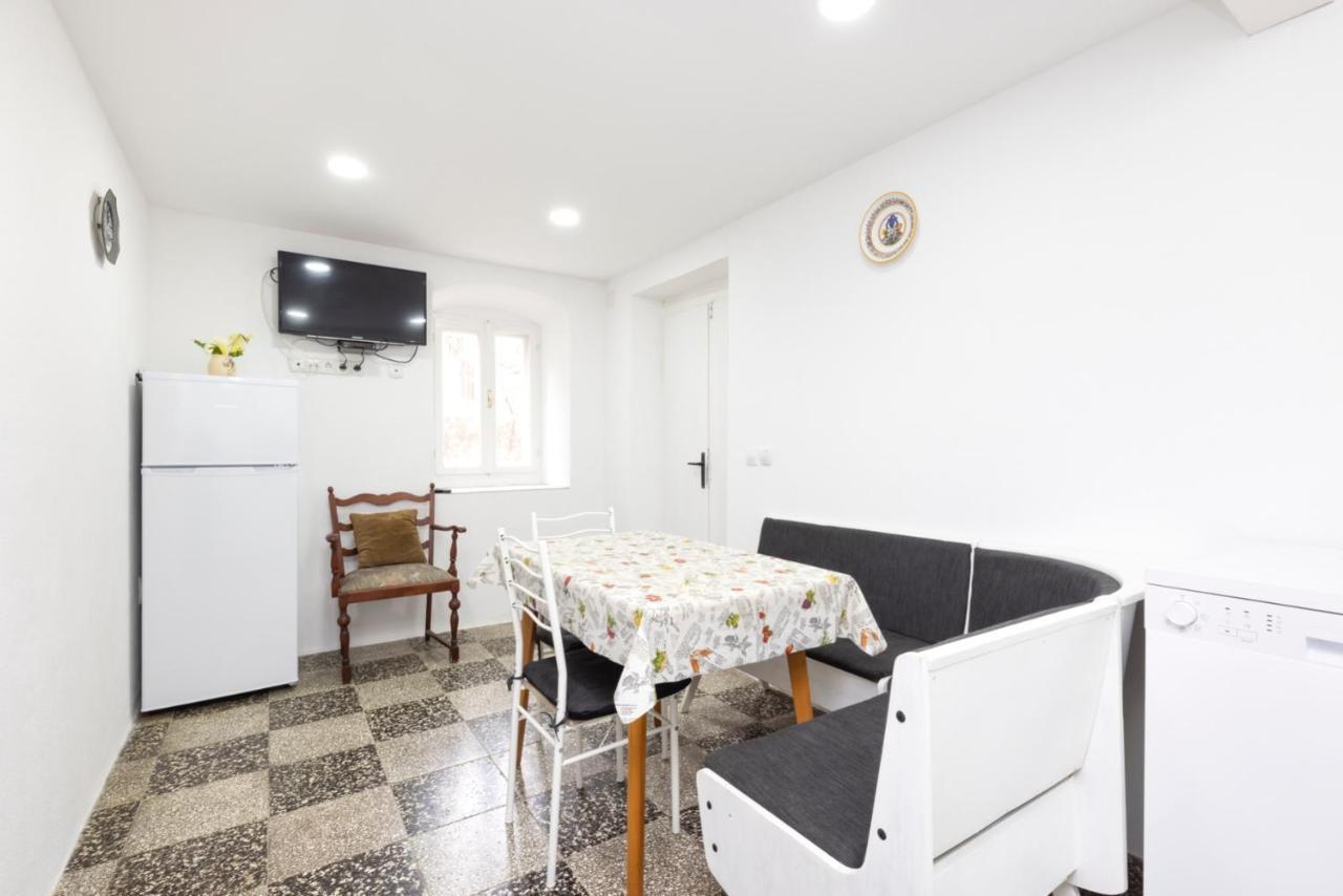 Apartments Ivna Veli Lošinj المظهر الخارجي الصورة
